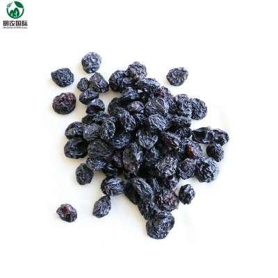 Xinjiang air dried fruit black raisin for sale